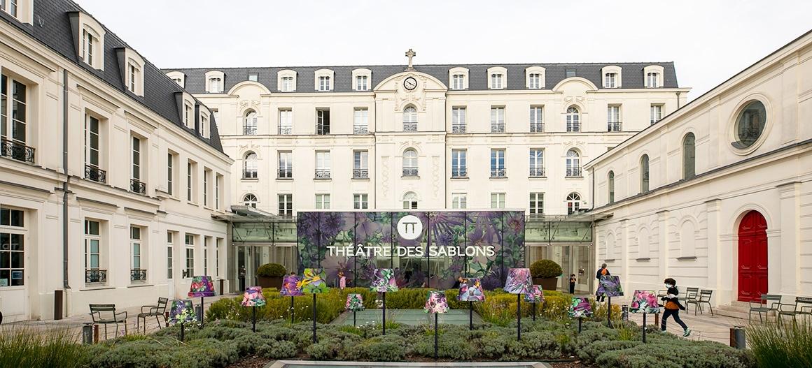 Parvis et hall d'accueil